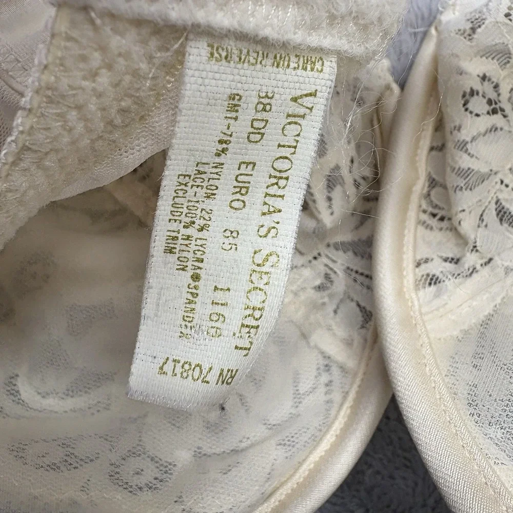 Victoria's Secret Womens Bra 38DD Cream Lace Underwire Gold Tag Vintage Romantic
